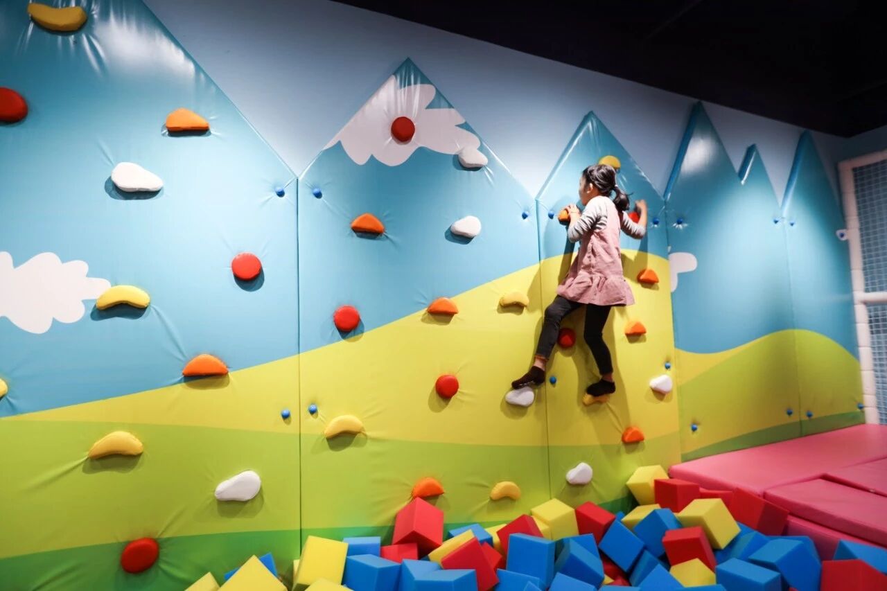 6元/天,超级划算,内设有儿童攀岩 决明子沙地滑梯 海洋球 欢乐互动,溜