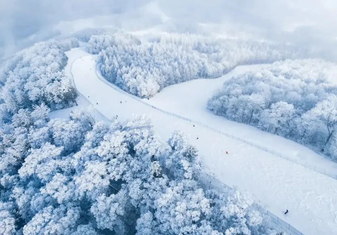 长白山万达滑雪3晚1799元起 含滑雪温泉水乐园 12月11日前不加价