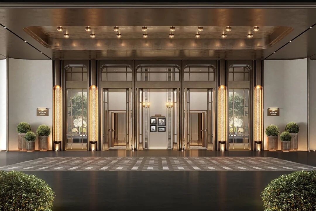 正门的外部特写视图，带有门