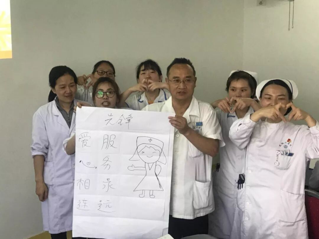 宇宙大意识人体小意识_服务意识不够_服务与奉献意识上存在的问题