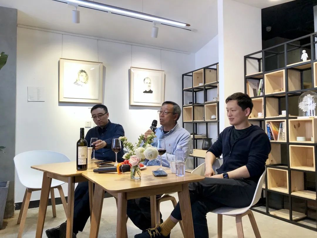 一群人来到群岛