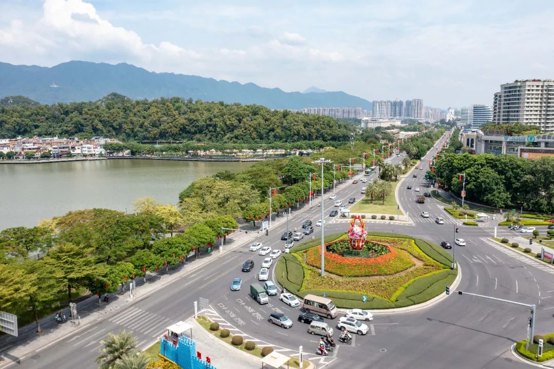 肇庆全城"中国红"飘扬!--肇房网