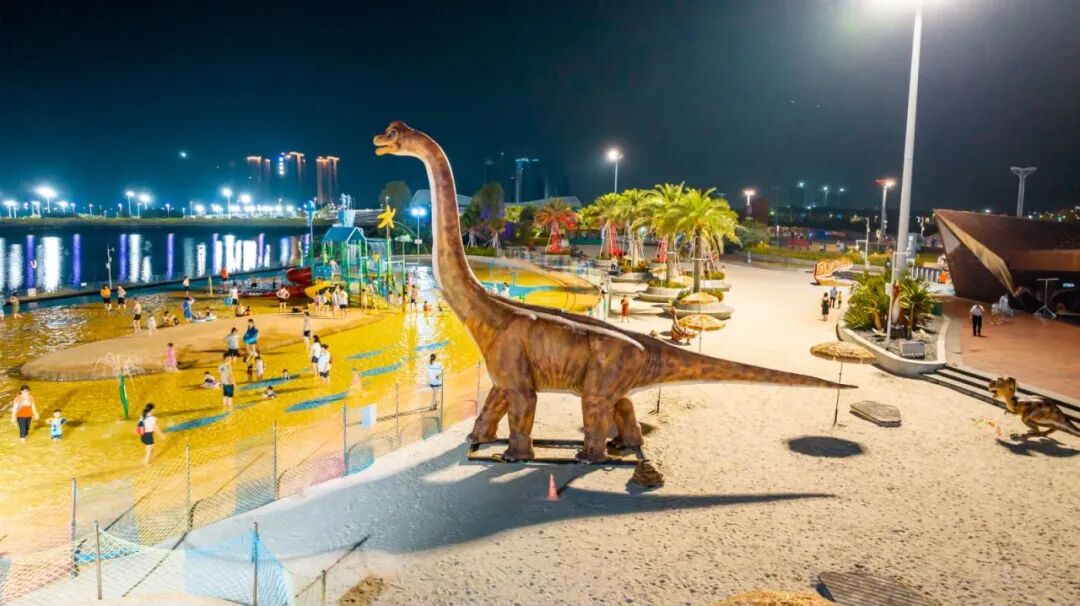 五彩缤纷的水上世界……形态各异的大恐龙,水上游乐summer不妨在肇庆