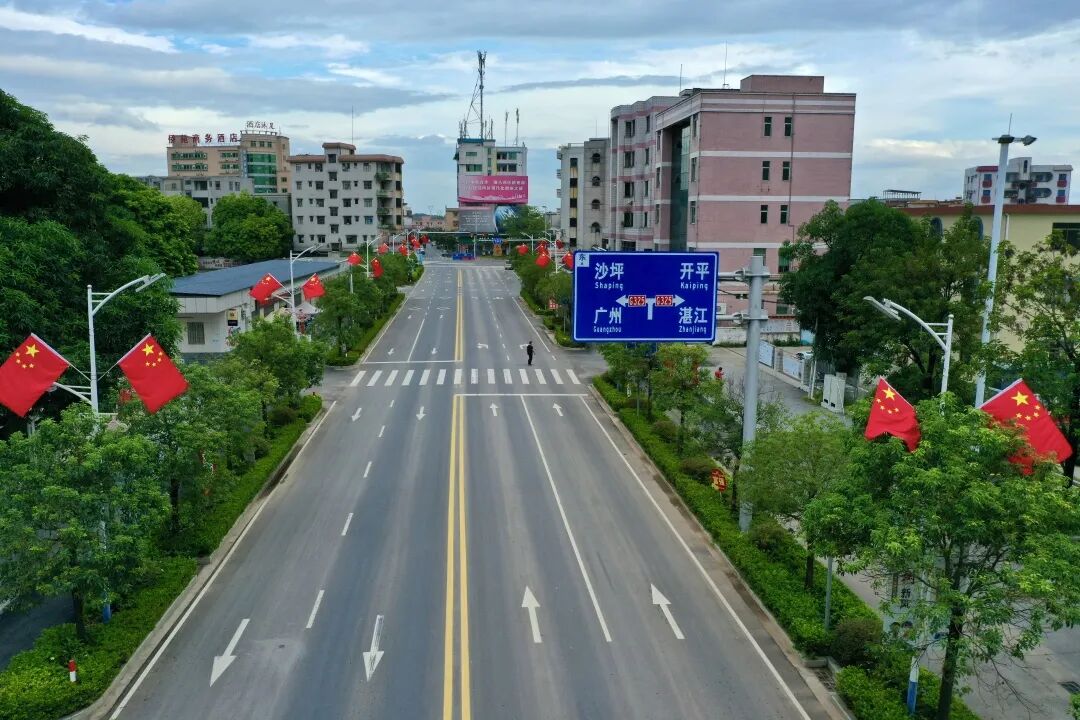 满城尽是"中国红" ,址山镇国庆氛围"别样浓"_鹤山市人民政府门户网