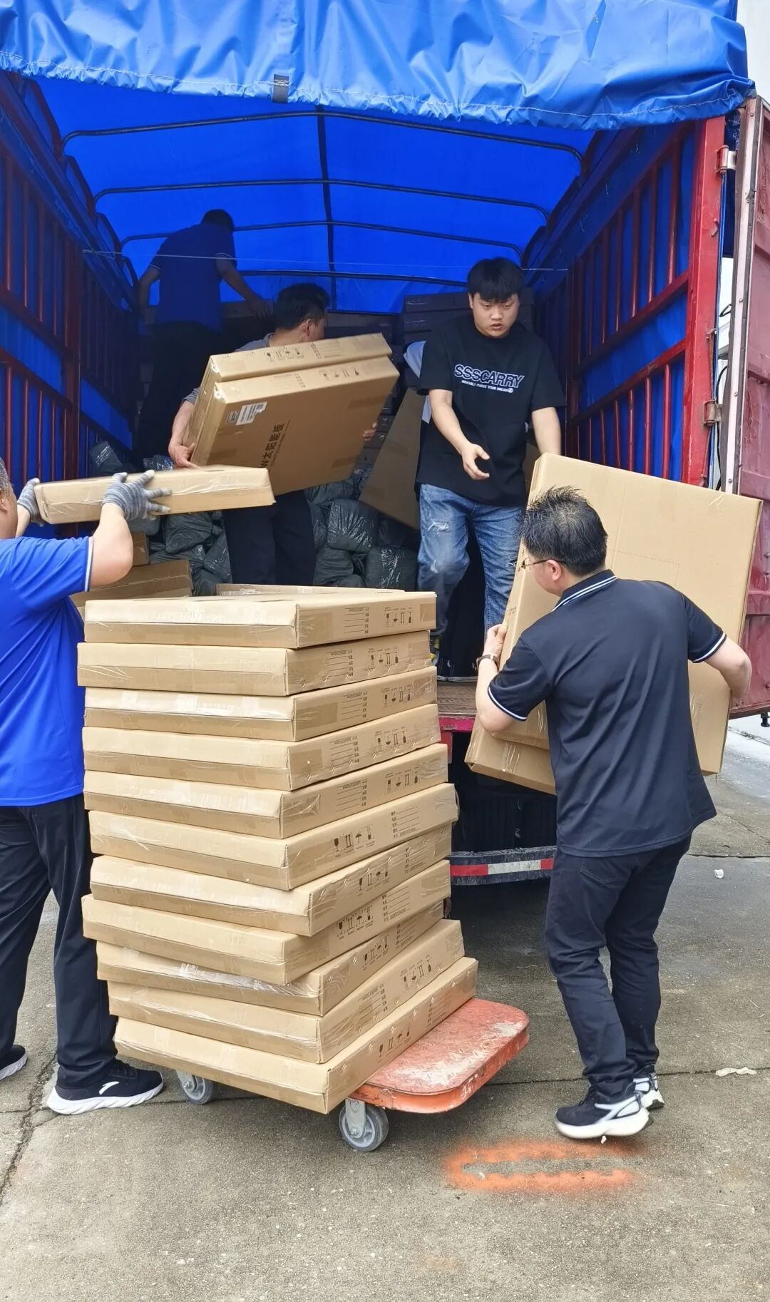 “智”造未來(lái) | 太陽(yáng)能聲光報(bào)警器助力智慧工地建設(shè)