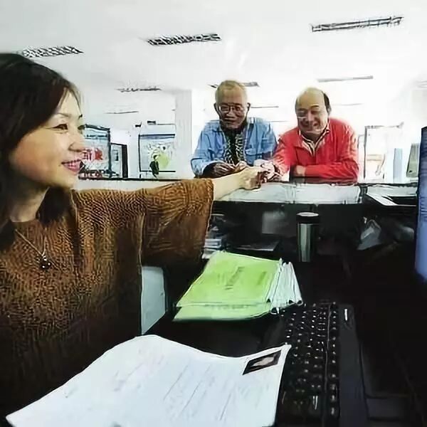 政府老人补贴是给现金吗_国家给60岁以上老年人的补贴_老人政府补贴