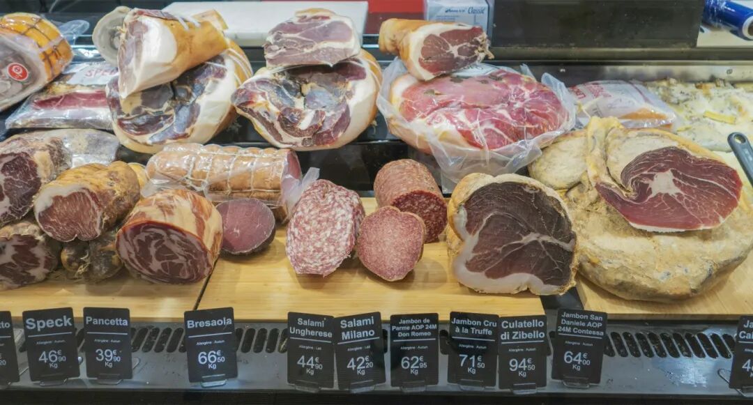 halles de lyon paul bocuse.jpg