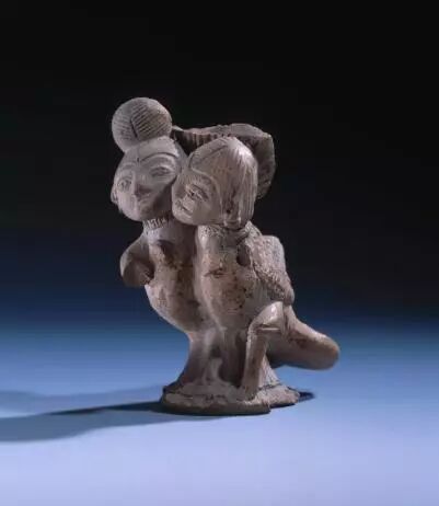 新疆于阗佛教遗址出土共命鸟