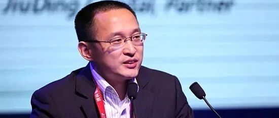 从中专生到首富，一个千亿金控帝国的崛起与毁灭！