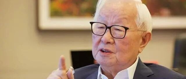 90岁张忠谋1小时演讲，大陆落后台积电五年，还怼了下英特尔