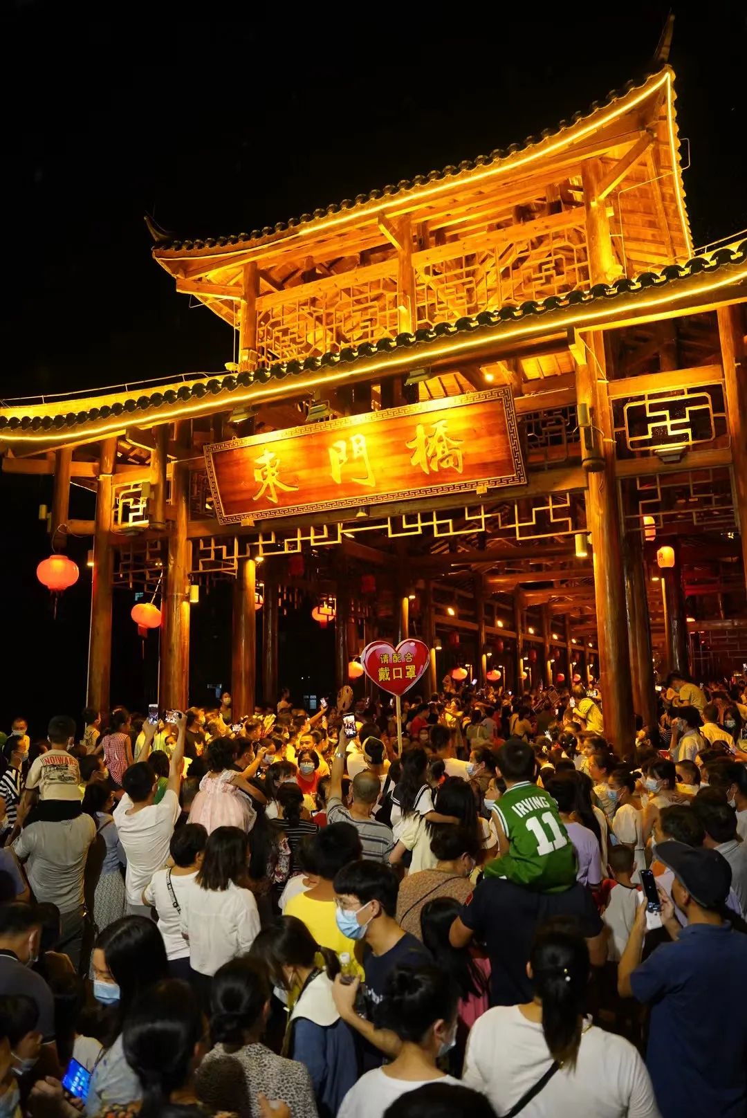 富川古明城夜景图片