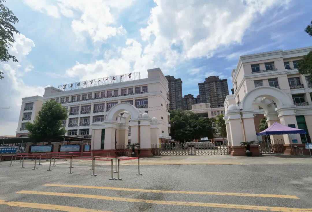 黄埔保利翔龙天汇加推16栋大户型！