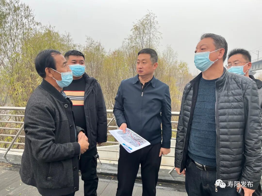 山西晋中 寿阳县委副书记,县长彭超就010铁路南移及快速公路规划现场