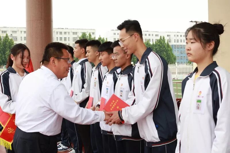 莒县一中毕业典礼上的人生答卷