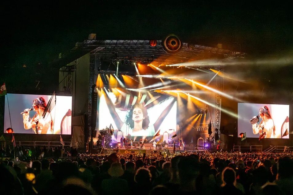 全球最大露天音乐节2023glastonbury数十万乐迷忘情狂欢