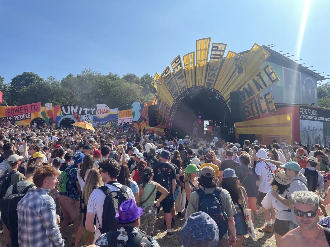 全球最大露天音乐节2023glastonbury数十万乐迷忘情狂欢