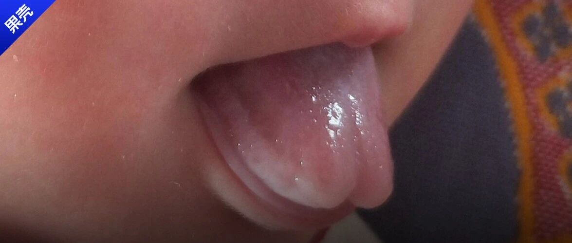 我疼得嗷嗷叫，娃饿得哇哇哭，“你家宝宝舌头有点短啊”