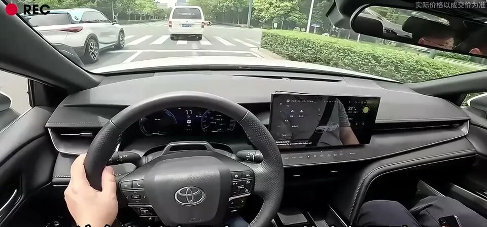 丰田凯美瑞城市道路行驶，电机驱动场景