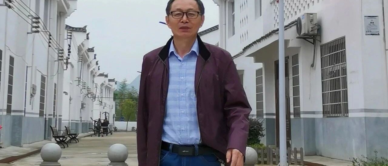 【诗词人物】危阑独倚｜金钱意欲百千万，碧玉心期一二三。