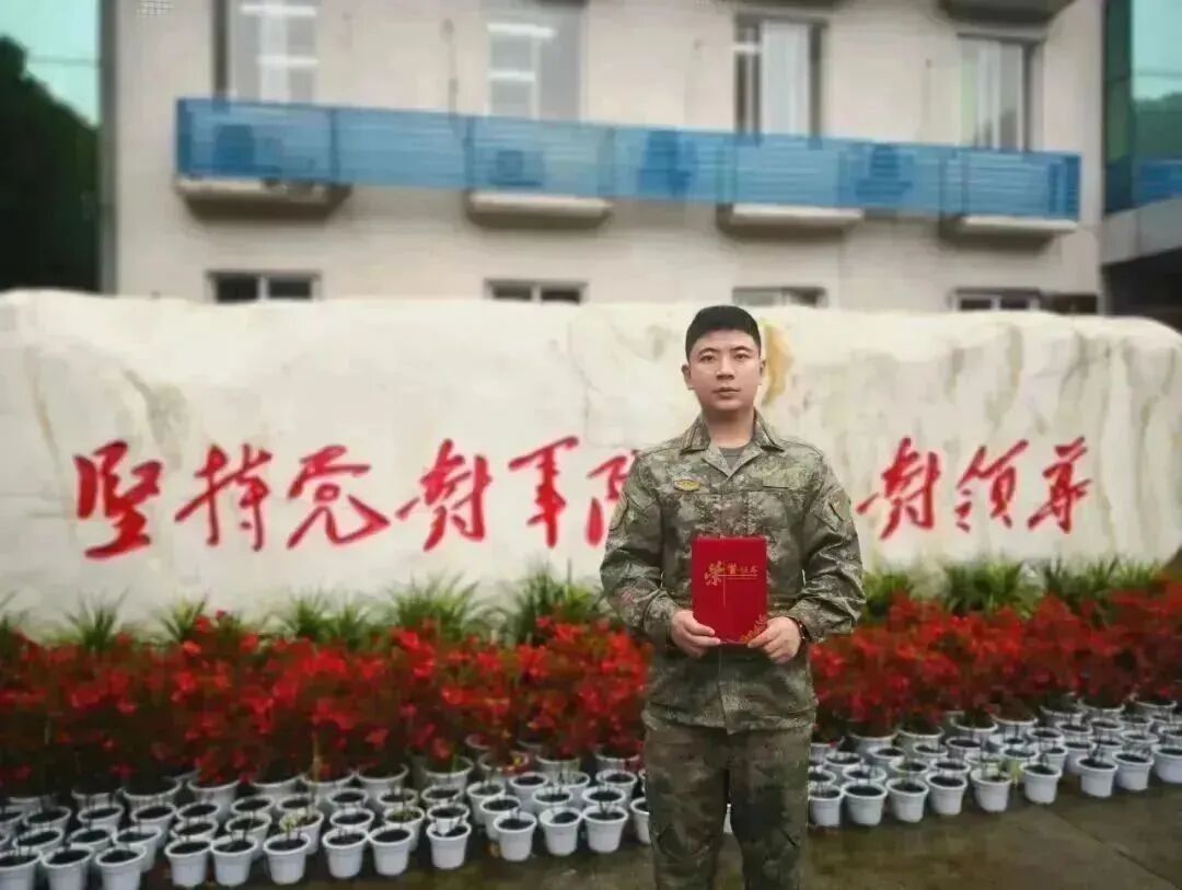 一个在青藏高原一个在青衣江畔这对双军医的爱情故事令人动容