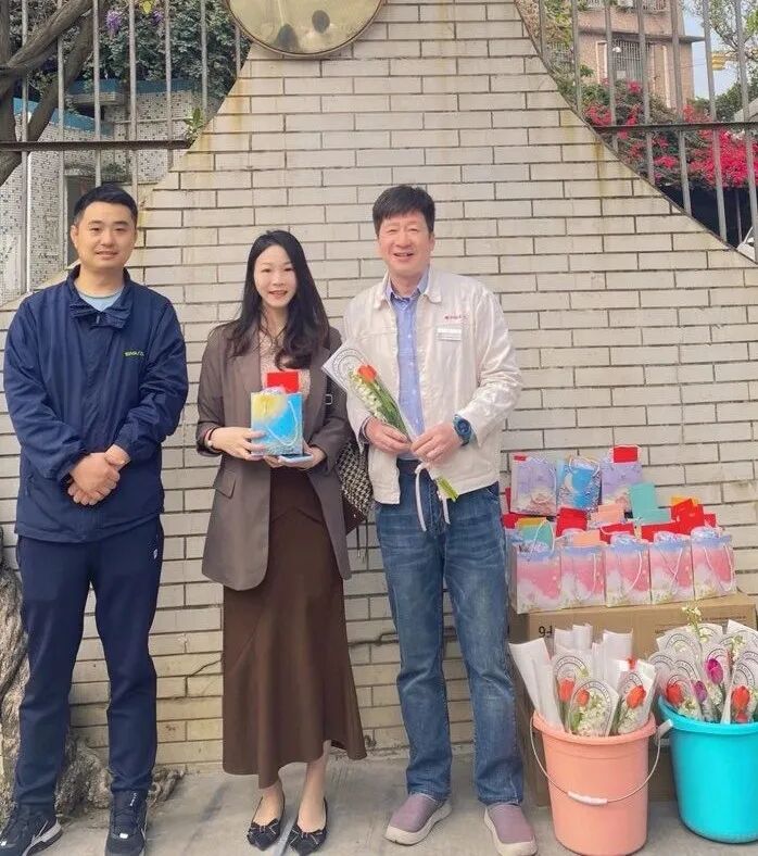 春風(fēng)搖曳女神節(jié)！鷹眼科技祝各位女神們節(jié)日快樂(lè)