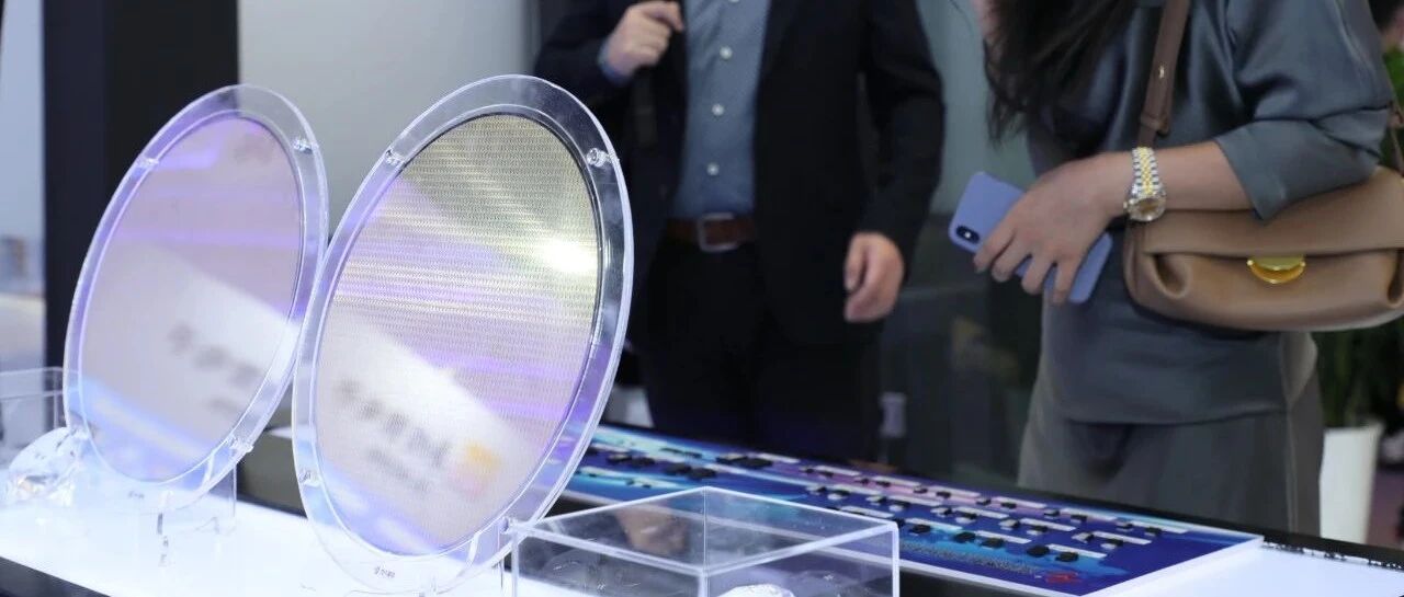 ​探寻后摩尔时代 | 以光代电：深度硬交叉 考验软实力