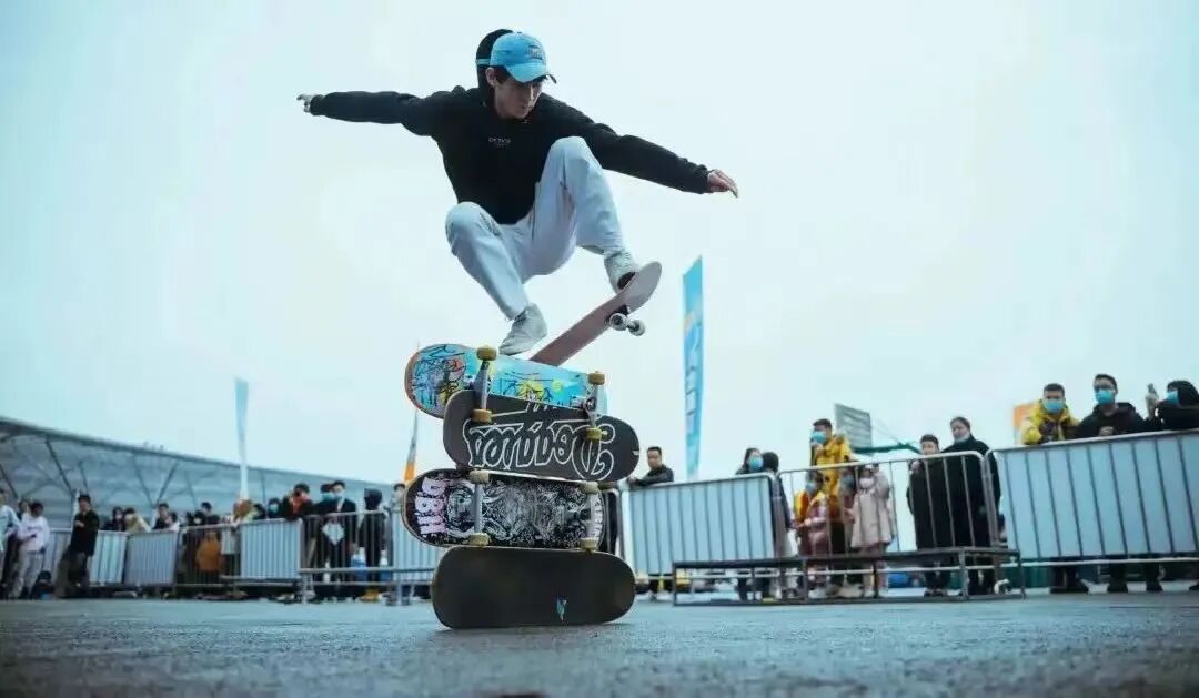 追风少年:轮上生活-滑板嘉年华给你突破自我的舞台