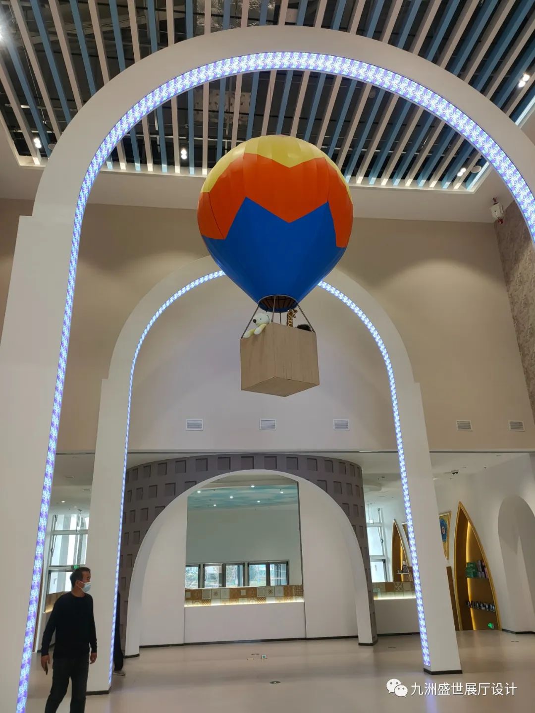 九洲盛世设计部跟随市区领导莅临青岛上合之珠国际博览中心参观世界各国国家展馆(图29)
