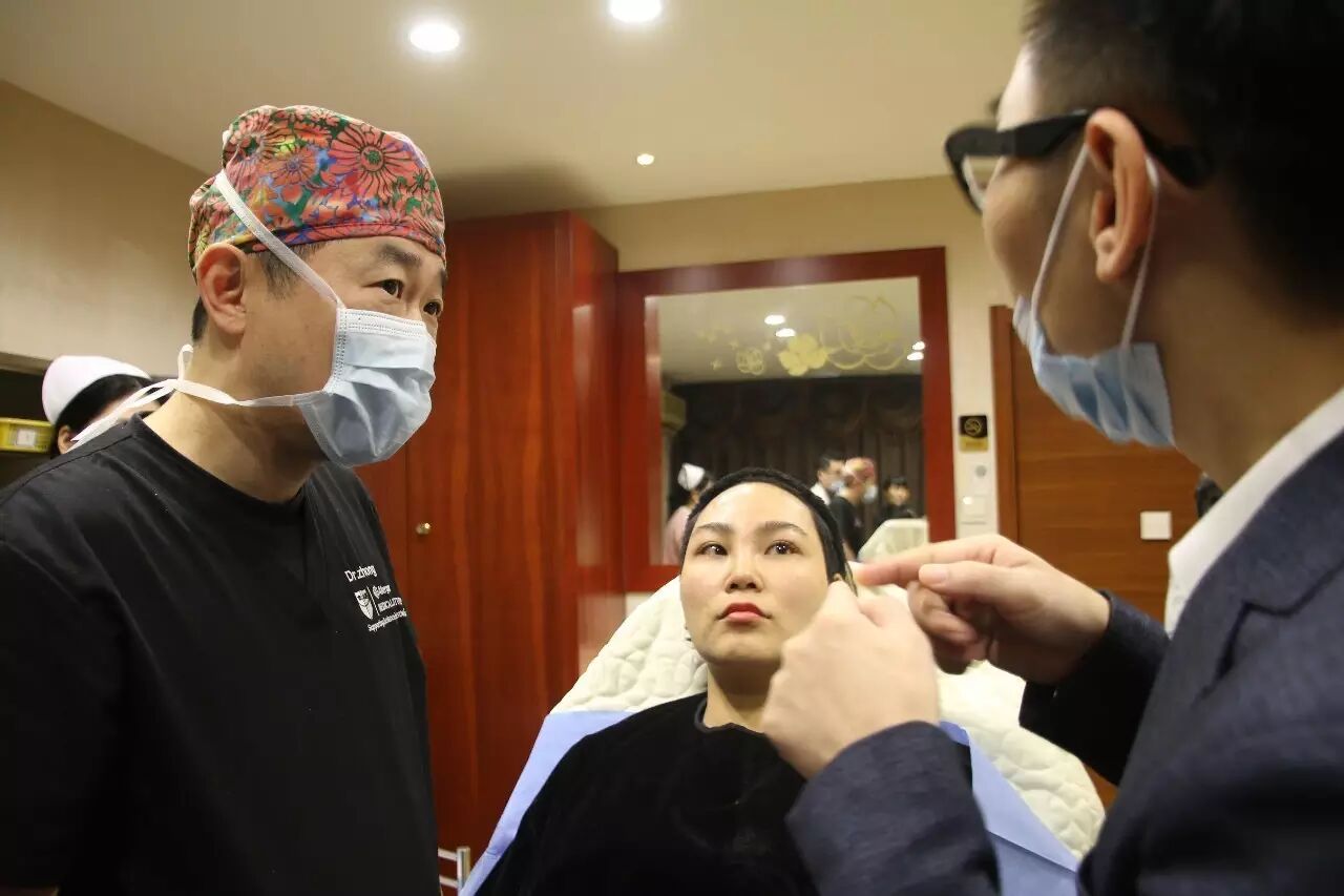 【美丽无国界】新加坡医美博士赴艺星学术交流,中外微整大咖共同论道!