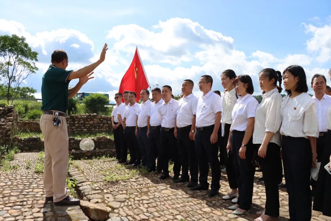 欣山镇开展庆七一系列活动