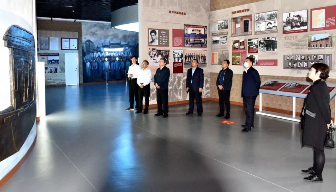 校党委书记阿拉坦仓、副校长张海峰赴江西师范大学调研