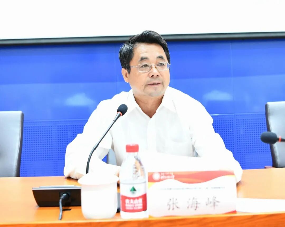 我校举办“三科”特设岗位专项计划教师岗前培训班结业典礼