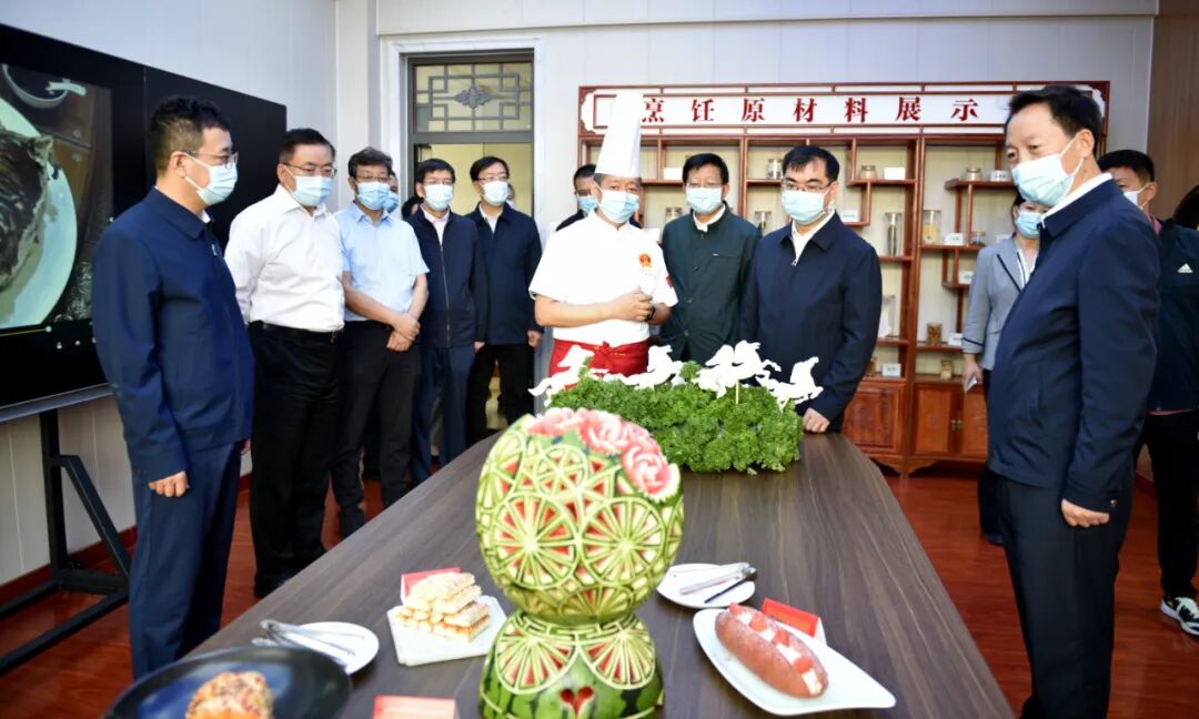 国务院第九次大督查第二督查组组长夏先德一行来我校“彭文明国家技能大师工作室”调研