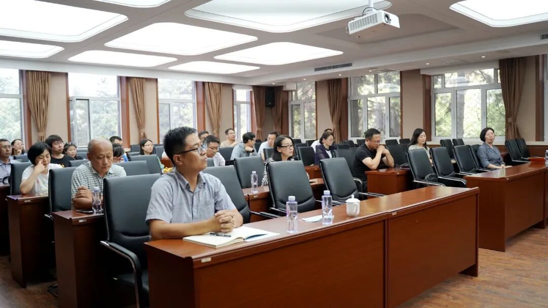 我校召开2021年科学技术奖申报培训会