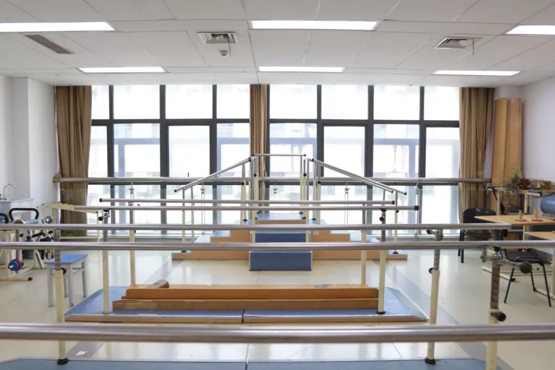 走进康复科——让患者重新燃起生活的勇气，自信且有尊严的活着