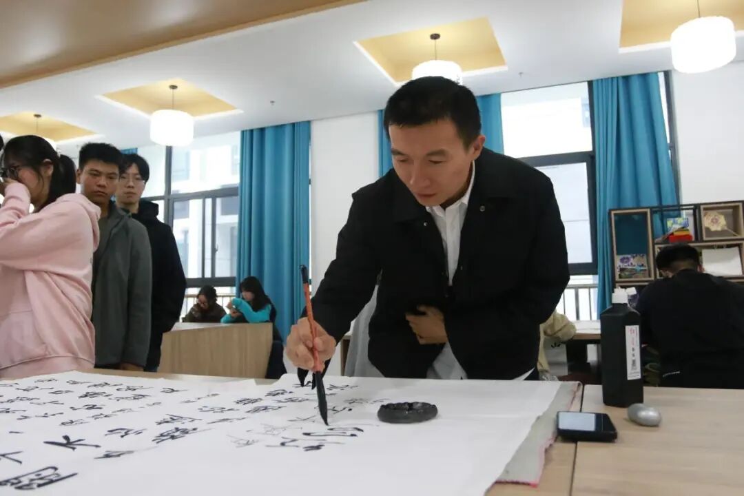 图片12.jpg