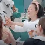 孙悦彻底被打回原形，素颜眼睛小一圈，凹陷的腮帮子一股子农村大妈味，断崖式衰老了！