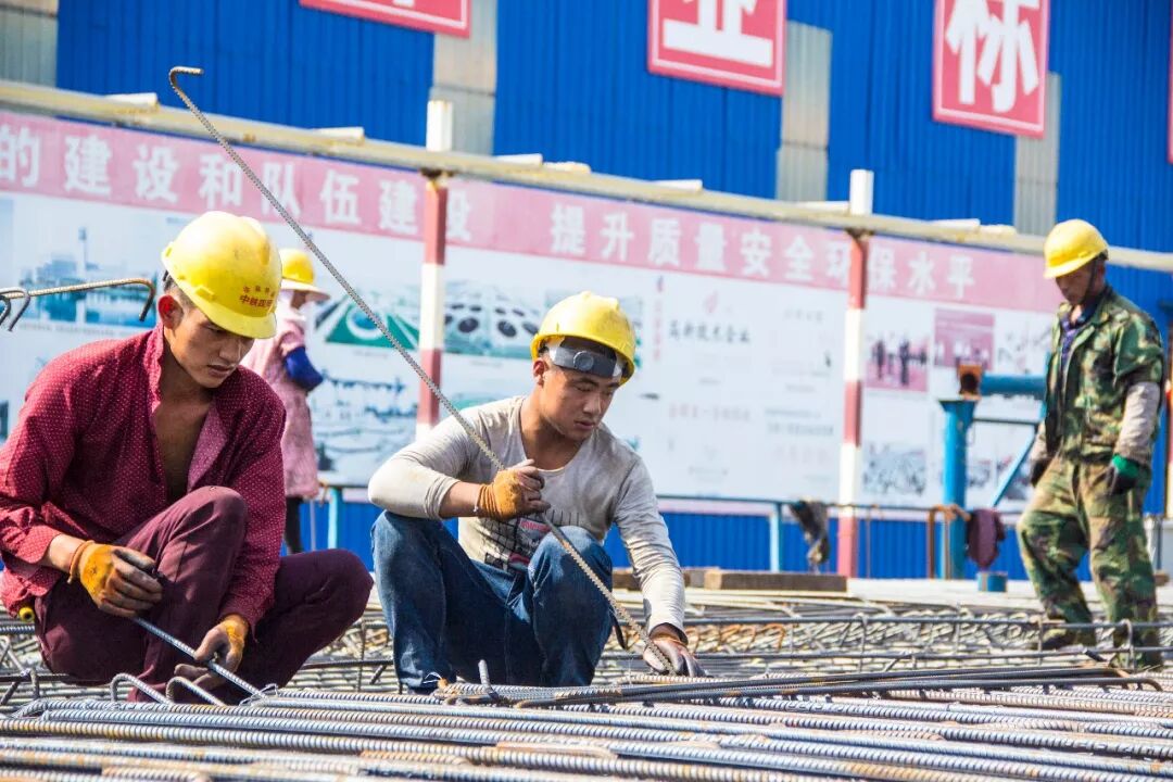 图为盐城境内的高铁线路建设现场/视觉江苏网