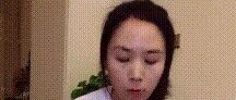 搞笑GIF：大哥，你这什么技能啊，走着就能换女朋友