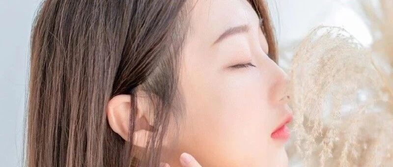 搞笑GIF：这么小的孩子都学会碰瓷了，这是跟谁学的？