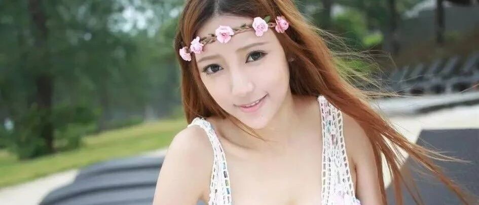 搞笑GIF：这是多久没吃饭了啊，简直饿虎扑食啊