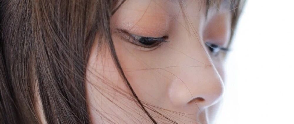 搞笑GIF：我要有个这样的妹妹，我把好吃的全部给她吃