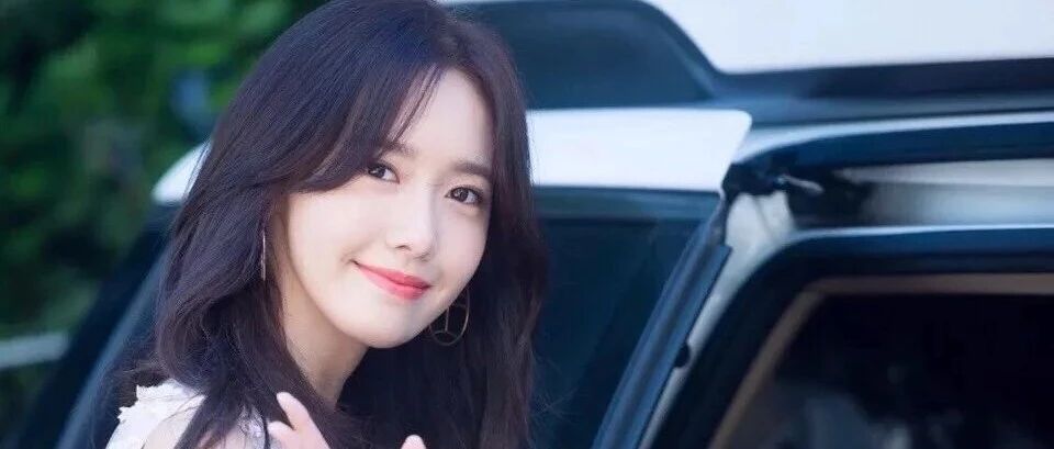 搞笑GIF：今天周一，一段萌妹子舞蹈送给大家！