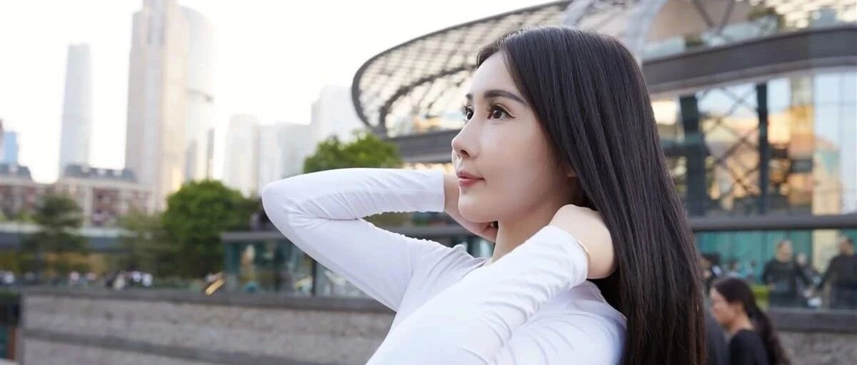 搞笑GIF：老婆的闺蜜团又来家中做客了，看来今晚只能睡卫生间了