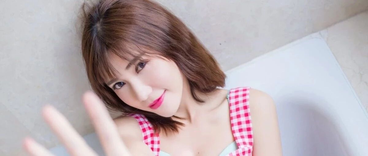 ）搞笑GIF： ​狗子：狗生无聊，唯有撒尿增加一点乐趣