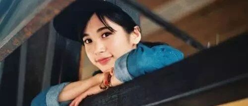 搞笑GIF：​小哥哥你这样撩妹子，早晚会失去妹子的