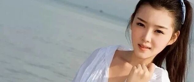 搞笑GIF：妹子，放开那个熊，让我陪你一起玩