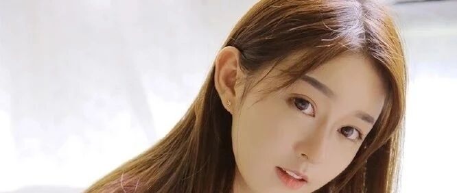 搞笑GIF：妹子你的嘴有多臭，狗子都受不了了！