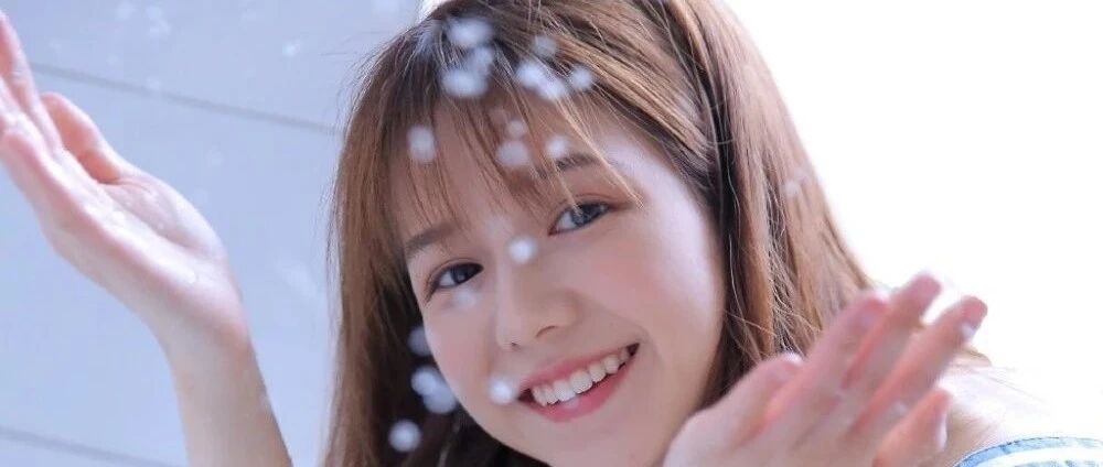 搞笑GIF：用屁股向后挪，这是最流行的爬行方式吗？