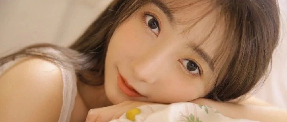 搞笑GIF：​狗子：都说蹦蹦跳跳的能长身体，希望这不会骗狗的